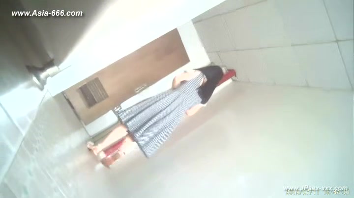 chinese girls go to ***