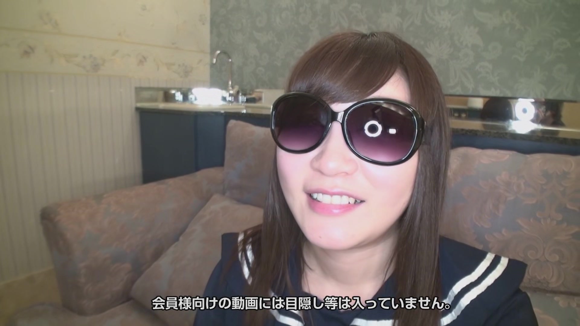 Ryoko Akahori Play With Big Sunglasses - 10musume