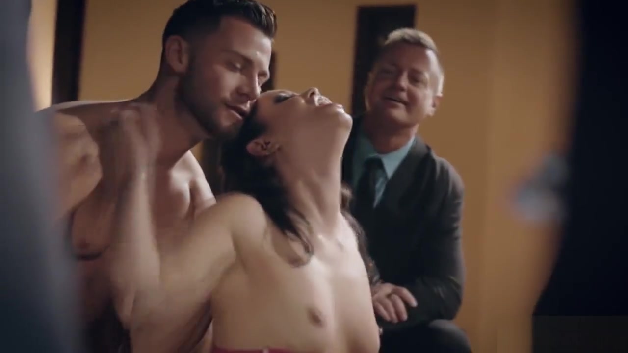 Hot vixen Alina Lopez fucked live on a stud party