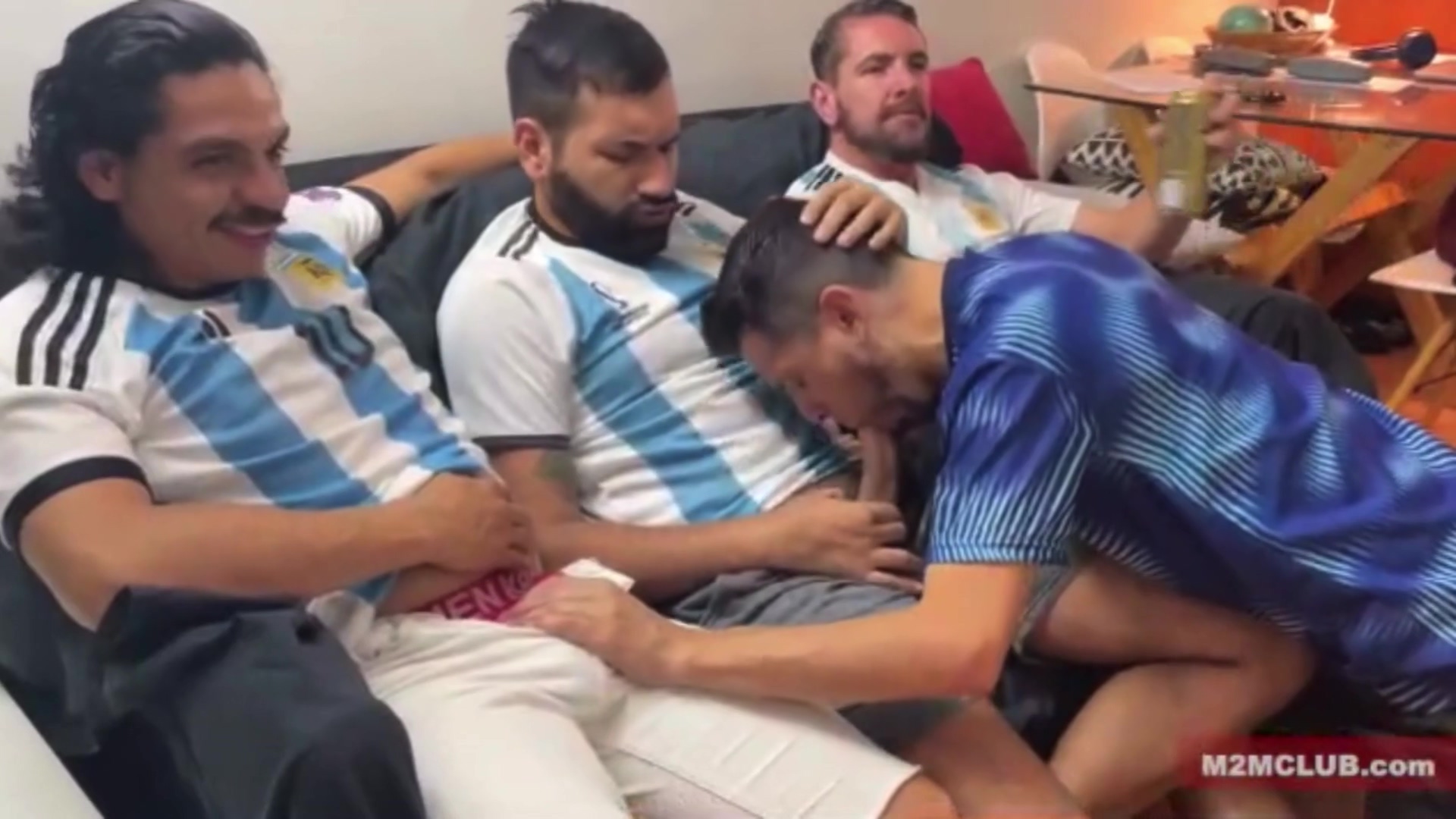 Tres Machos, Una Puta