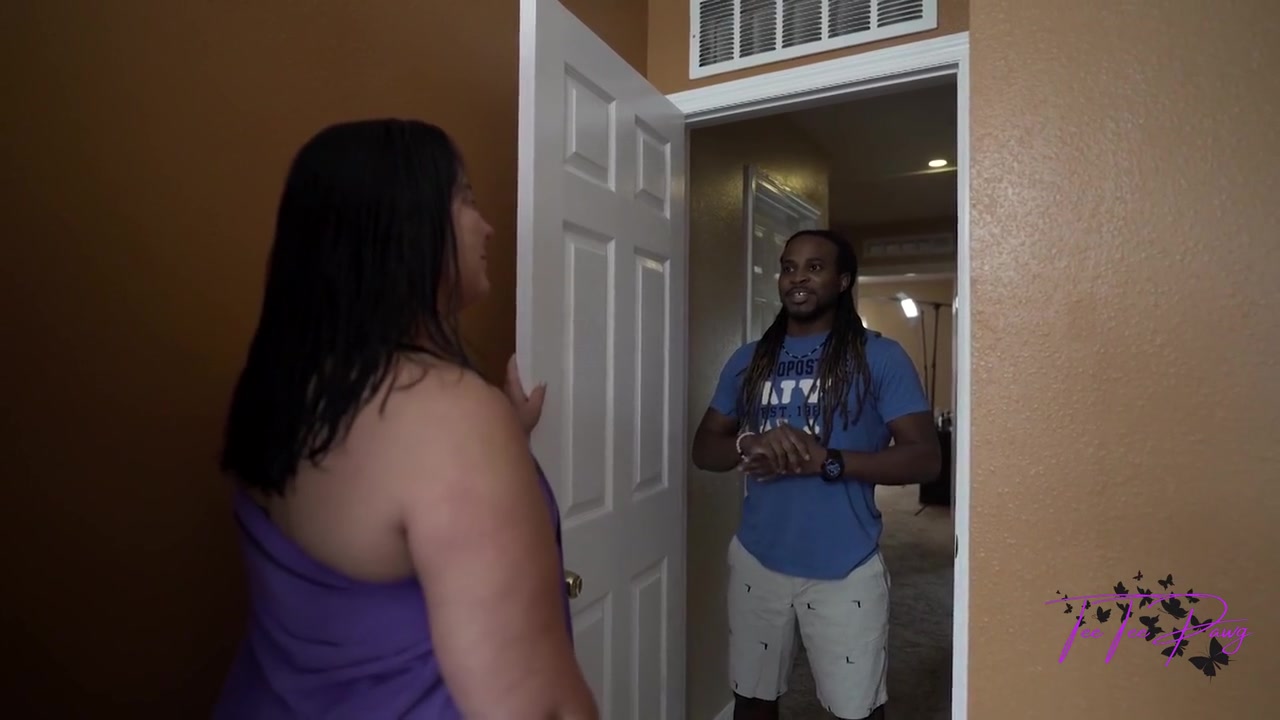 Thicc Slutty Step mom Greets Her Stepsons Bbc Friend With Nothing But A Towel On