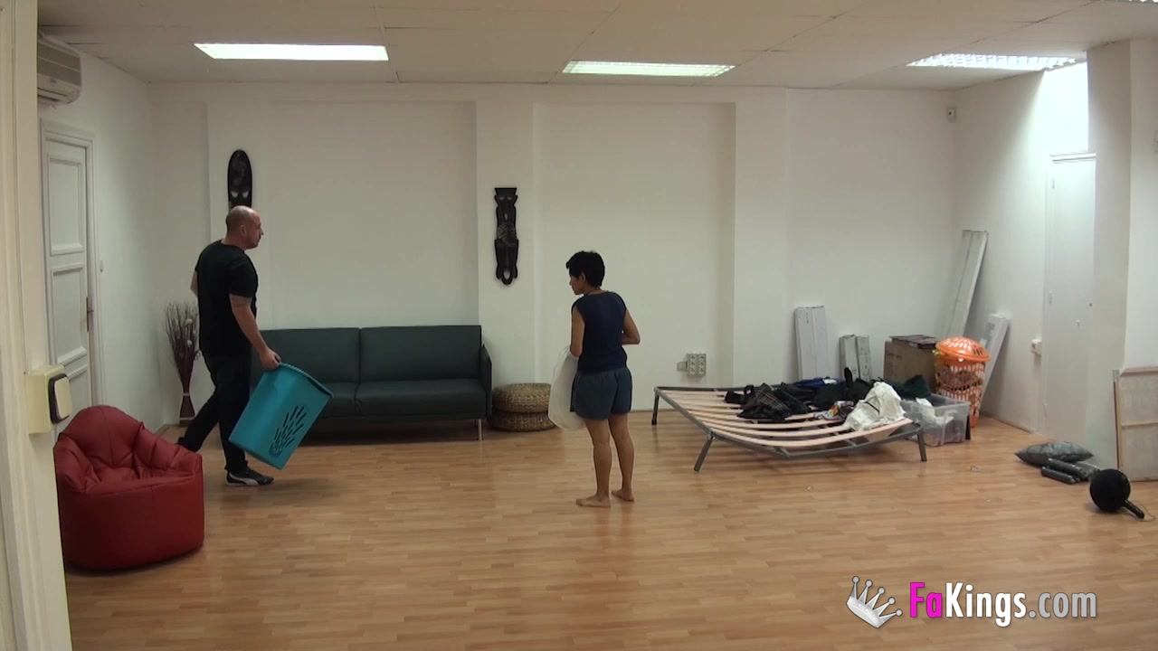 Cleaning lady cannot re###t big Fabio's cock