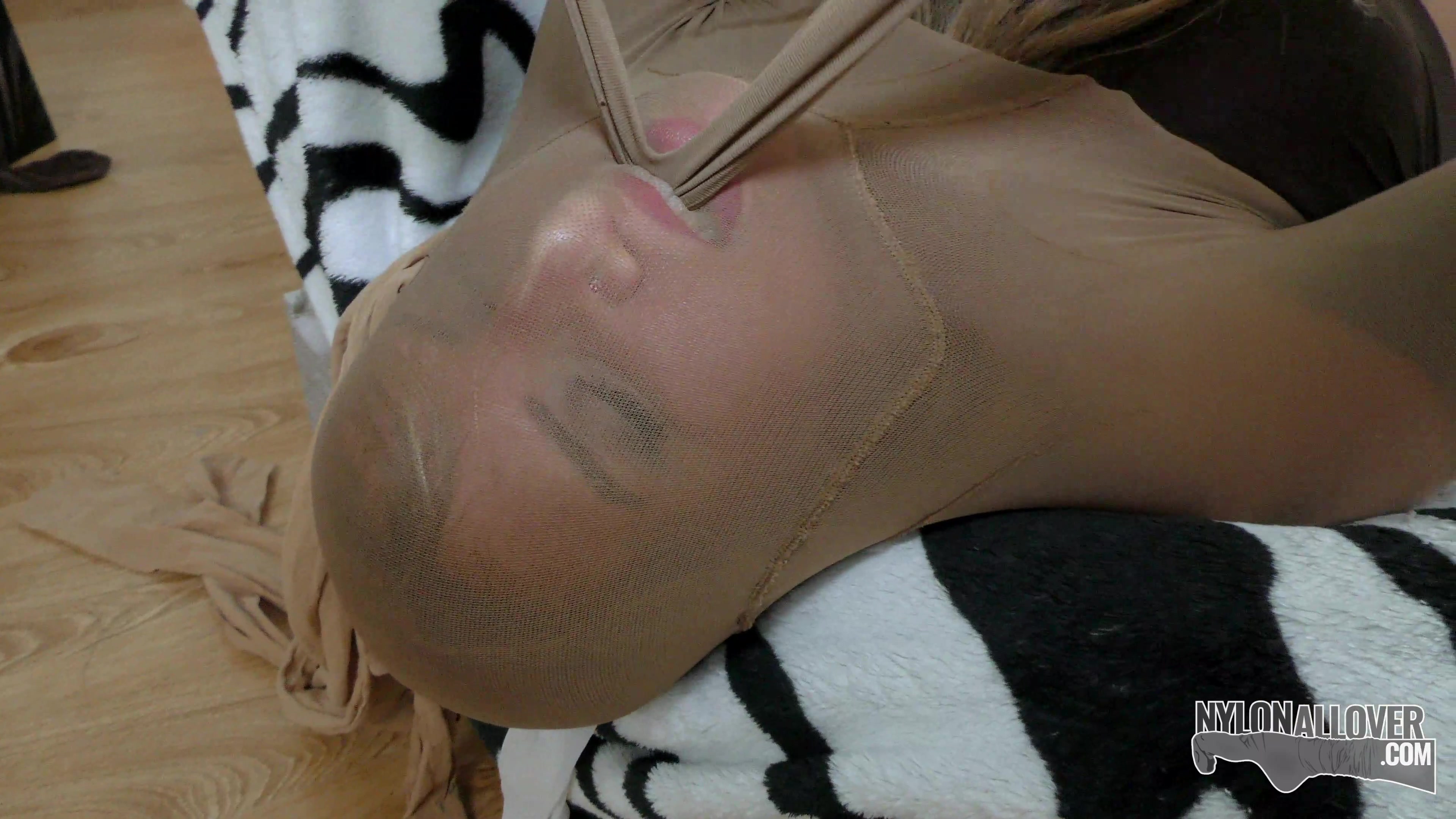 Sofi Goldfinger Goes Crazy With Nylon