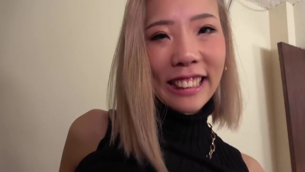 Slender X Blonde Gal! Tattooed Gal Nagisa Has Surprisingly Natural Hair!