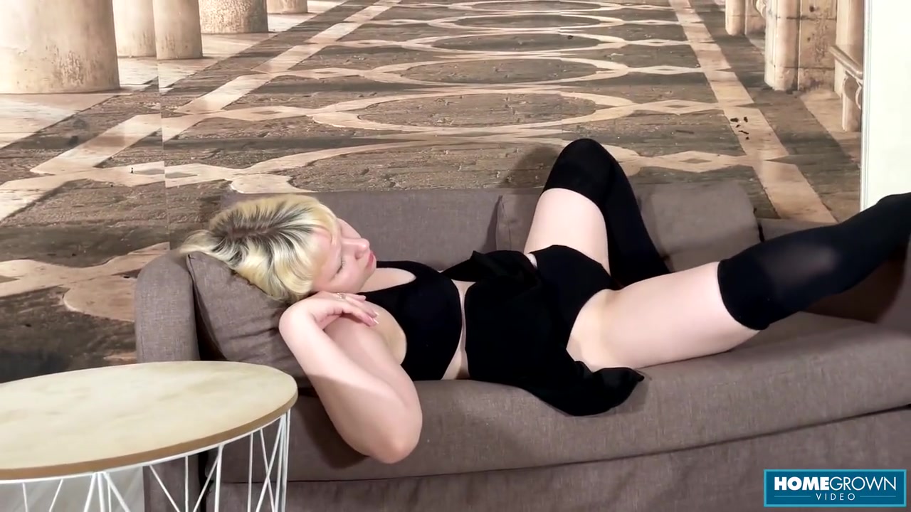 Blonde Babe Kate Cant Get Enough Of His Dick