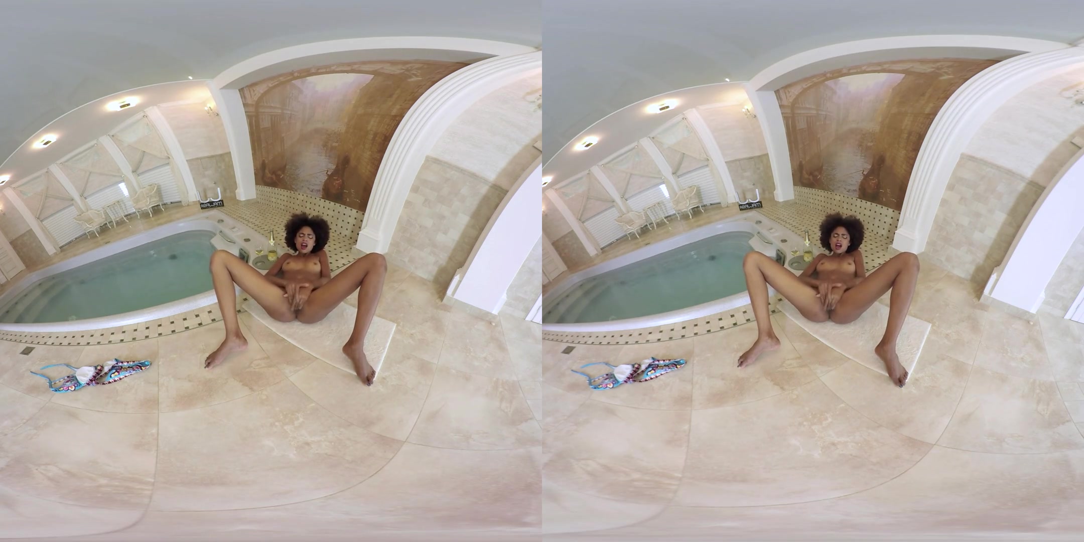Luna Corazon in Luna Plays at Spa - RealJamVR