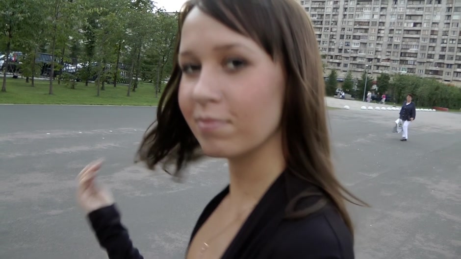 Lusty bitch gets ravished in a public park