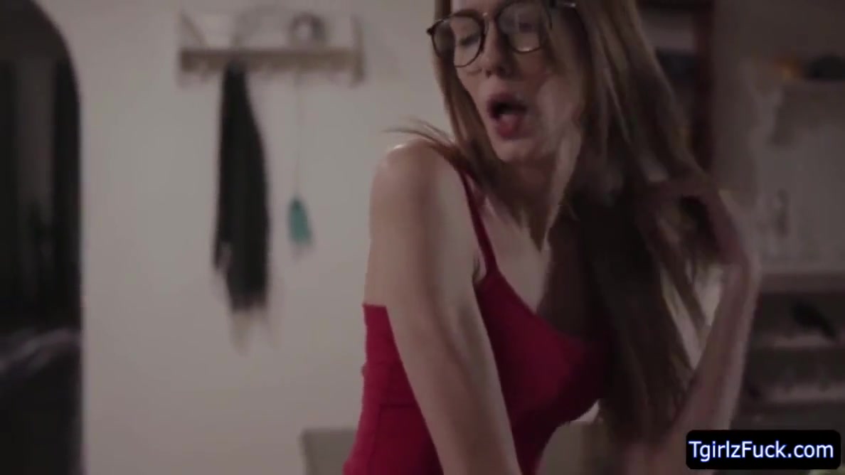 Slender Blonde Tbabe Crystal Thayer Rides Chris Cock In Bed
