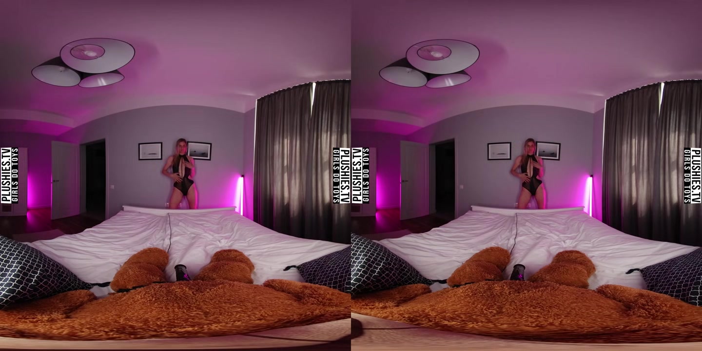 Model Cinty Teddy First Time Ordering Girl To His Home - PlushiesVR