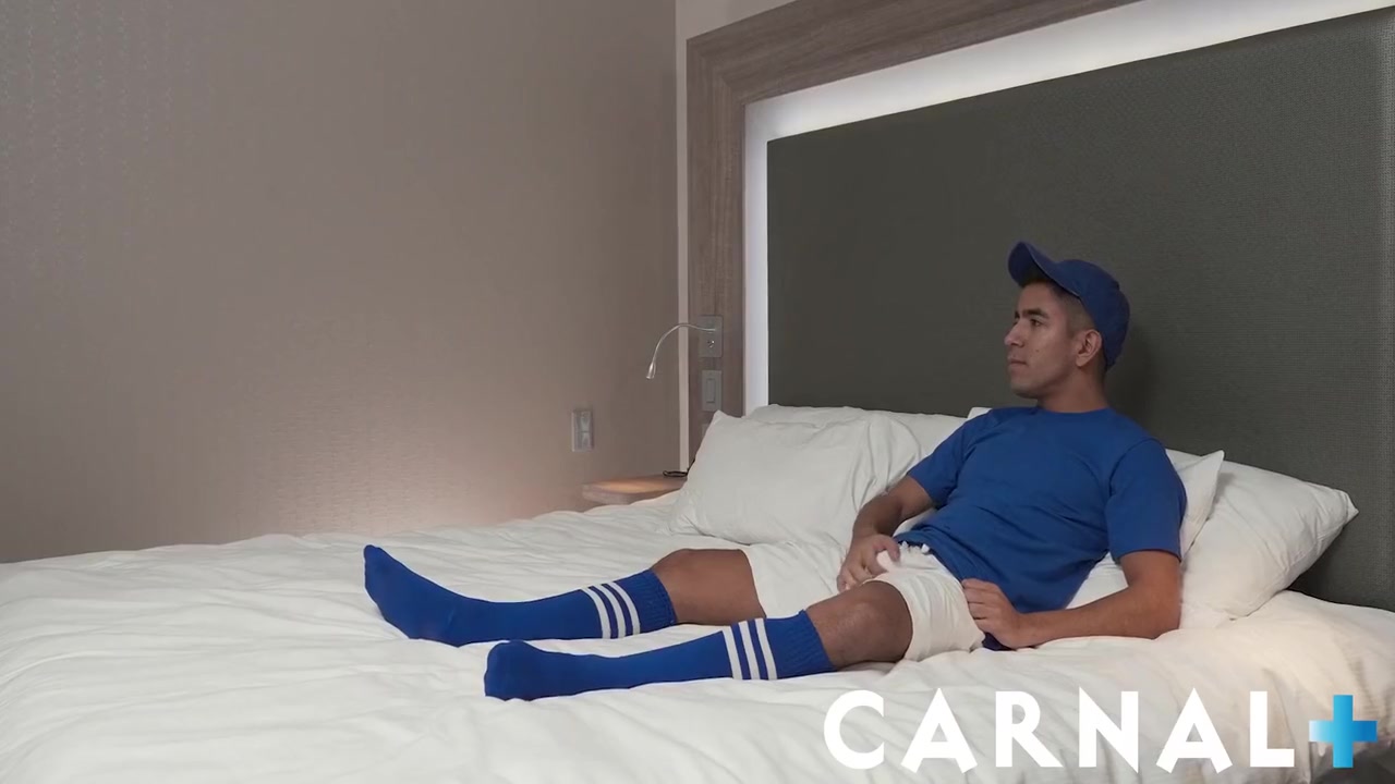 Horny Sports Huge Wood For Sexy Hairy Dilf Coach - Milo Miles