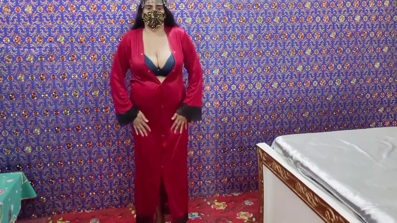Beautiful Big Tits Arab Muslim Queen Orgasm With Dildo