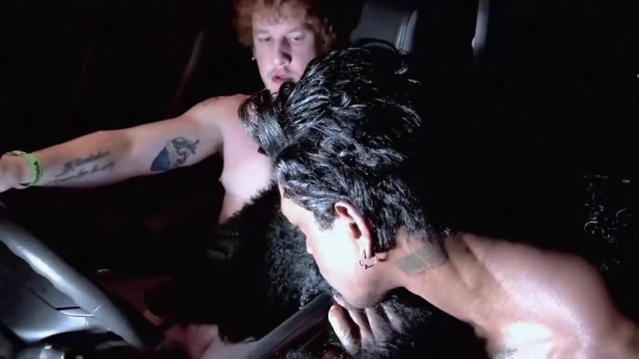 Cruised Outdoors For A Roadside Fuck By Big Dicked Muscle Stranger With Christian Hunter