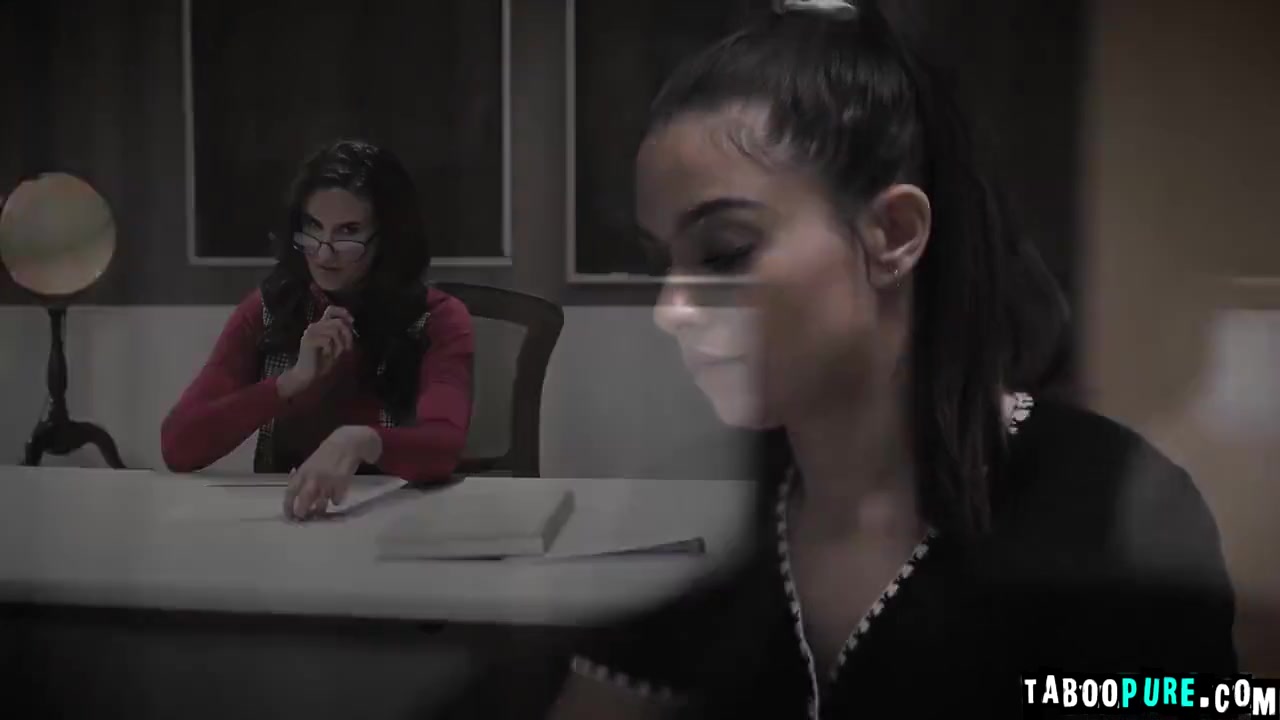 Cheerleader First Time Anal Fucked By Her Tutor