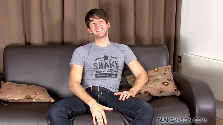 Gorgeous Woody Fox Beats His Meat