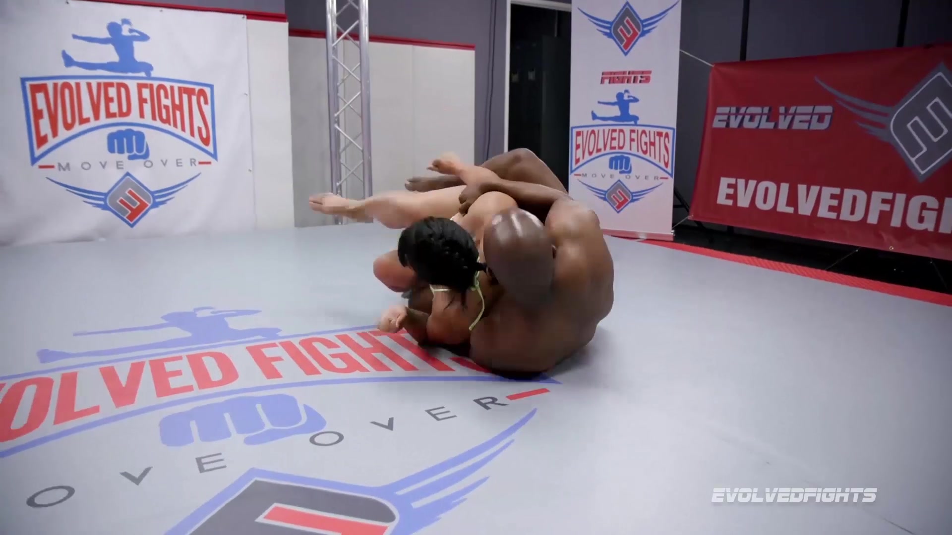 Mia Little vs Will Tile - EvolvedFights