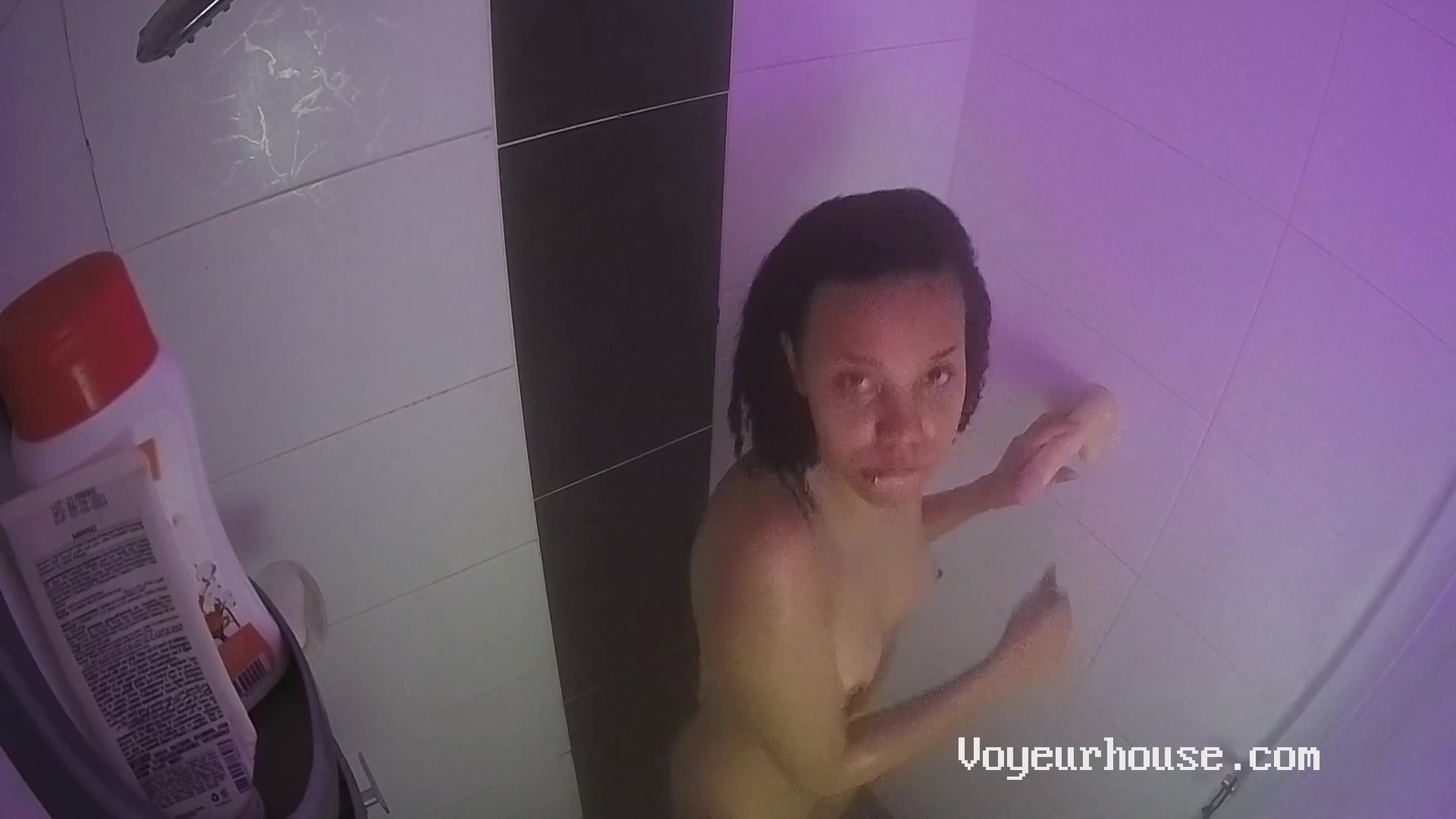 Shower Dildo And Elisabetta Zanardi In Lilith Blowjob
