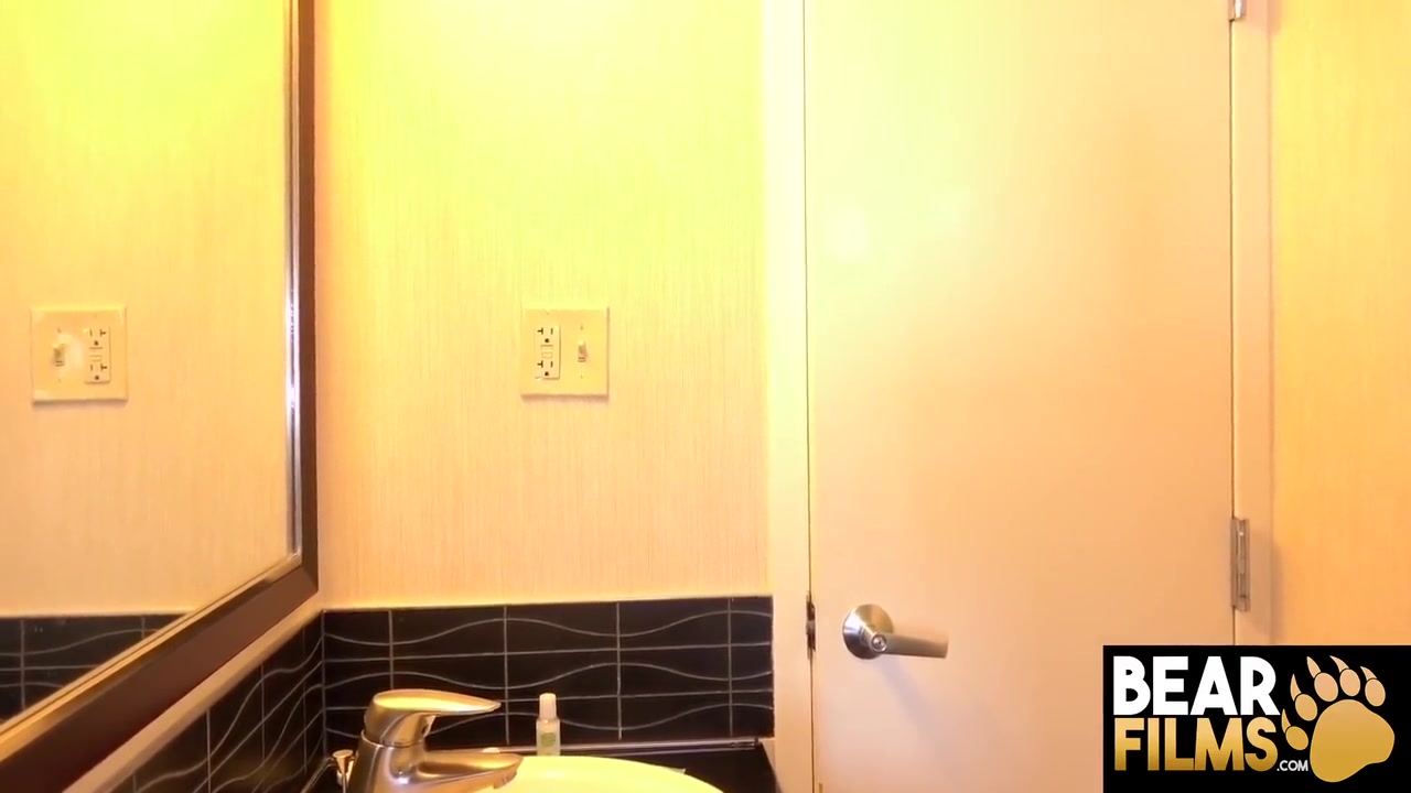 Nick Maduro In Bearded Bear Beau Deco Fucked By