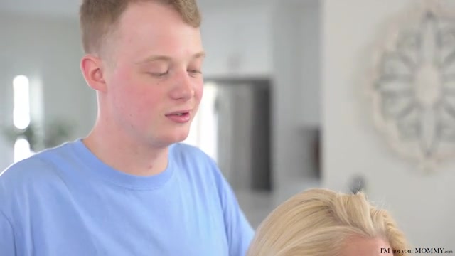 Crushing On My Friends Hot Mom - S2:E6 - Momlover