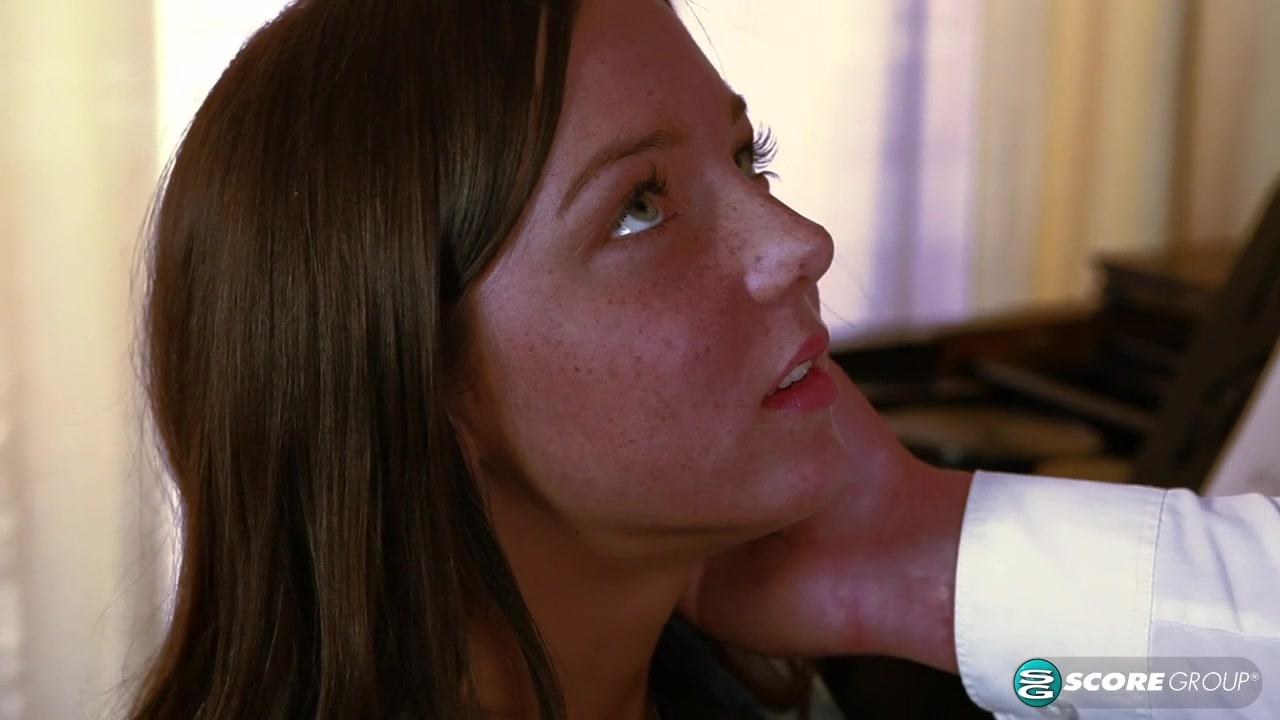 Piano Player's Pussy - Naughtymag