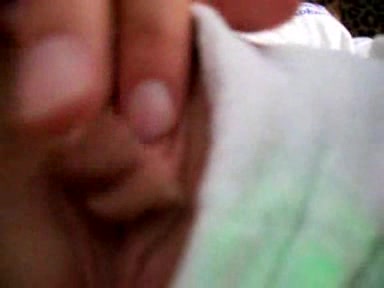 My boyfriend is away so i made him a video of me masturbating