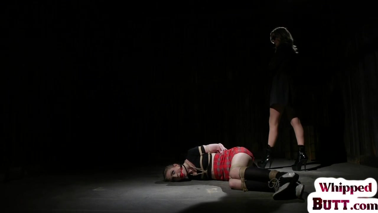 Submissive lez teen 18+ squirts in BDSM with facesitting lezdom