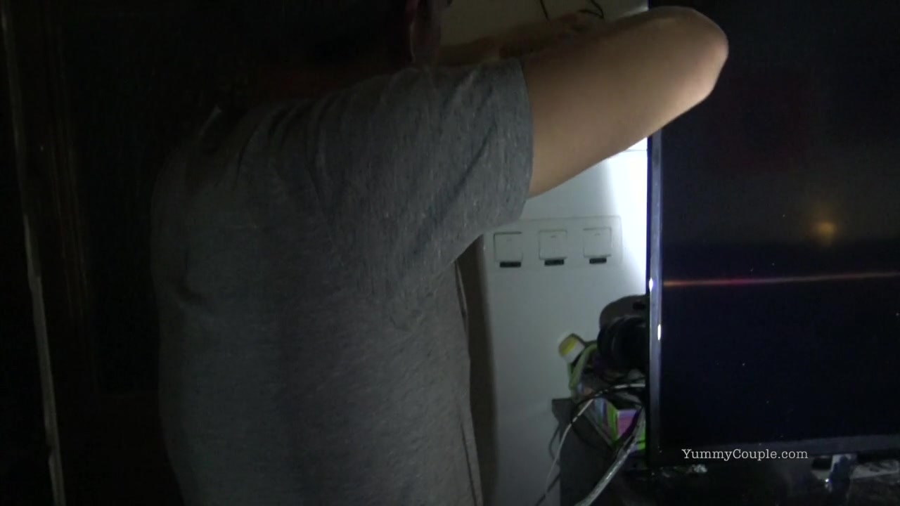 Emergency Electrician Fucks And Cum Showers Desperate Milf - Sex Movies Featuring Yummycouple