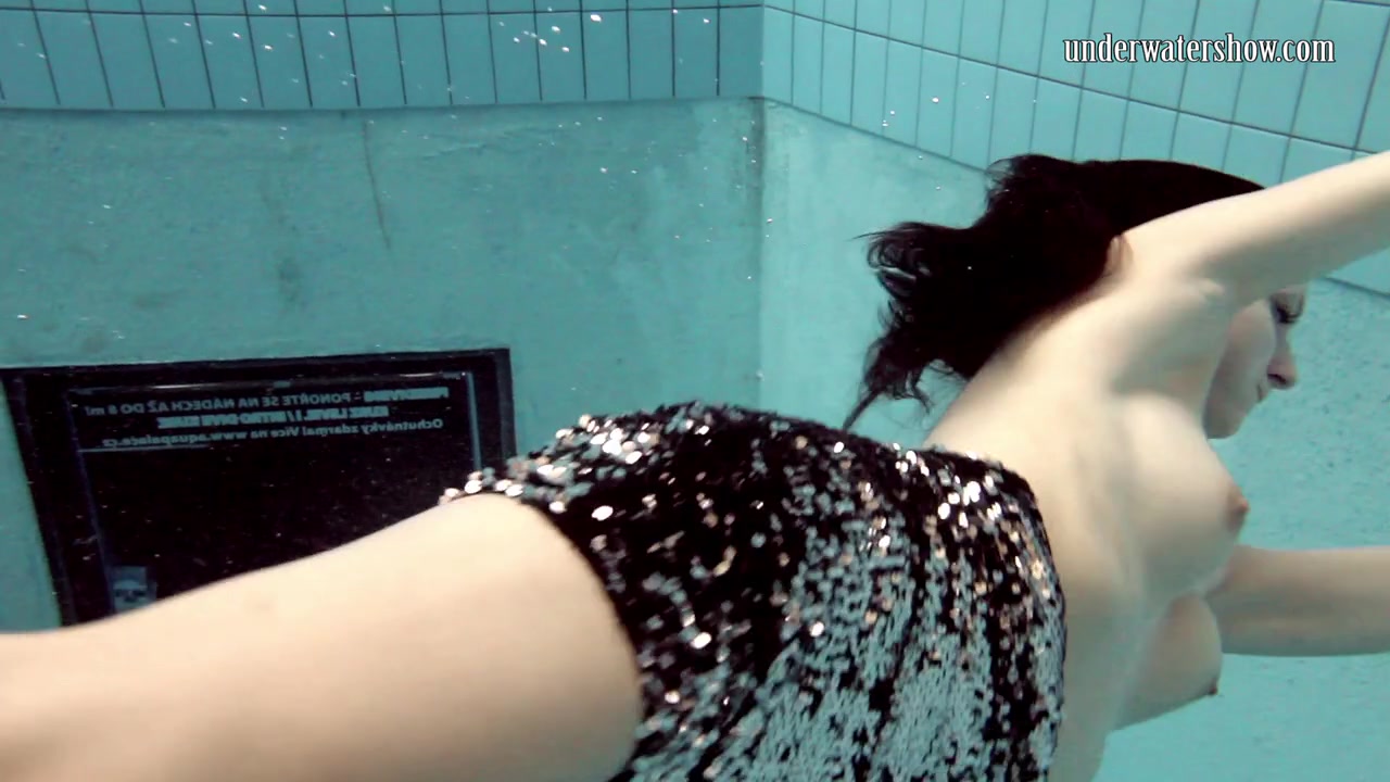 UnderwaterShow Video: Loris Licicia
