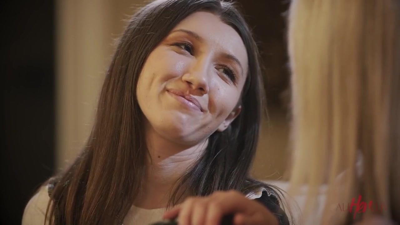 Starstruck - Maya Woulfe Lilly Bell
