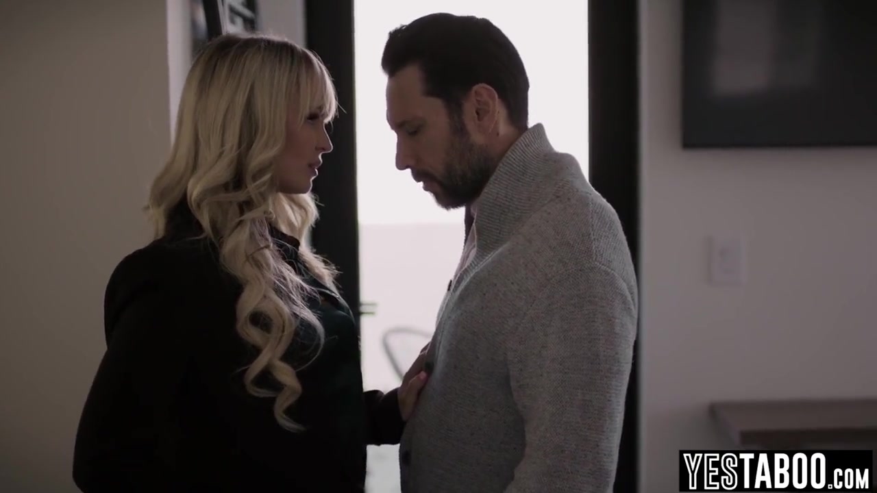 Lilly Bell, Tommy Pistol And Love Make - Stepmommy Realtor Make Love Clients Big Male Pole Hubby