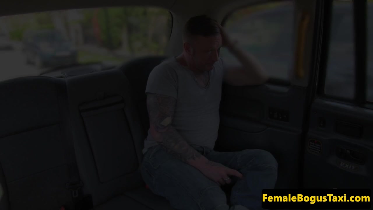 juggs english cabbie cockriding on backseat