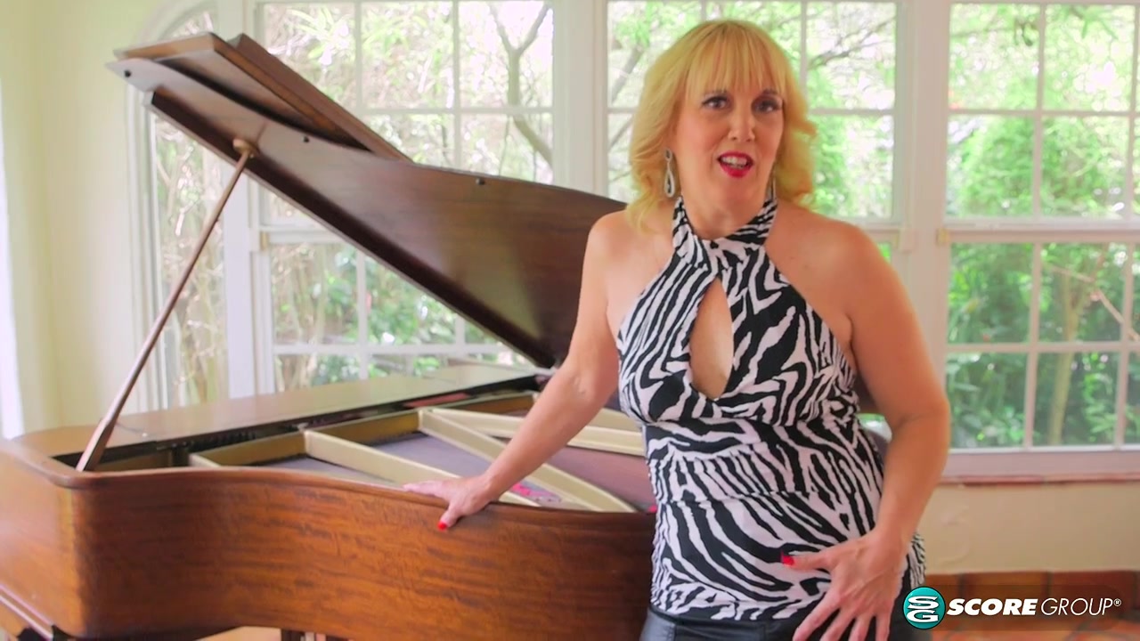 Rebecca's wild side - 50PlusMilfs