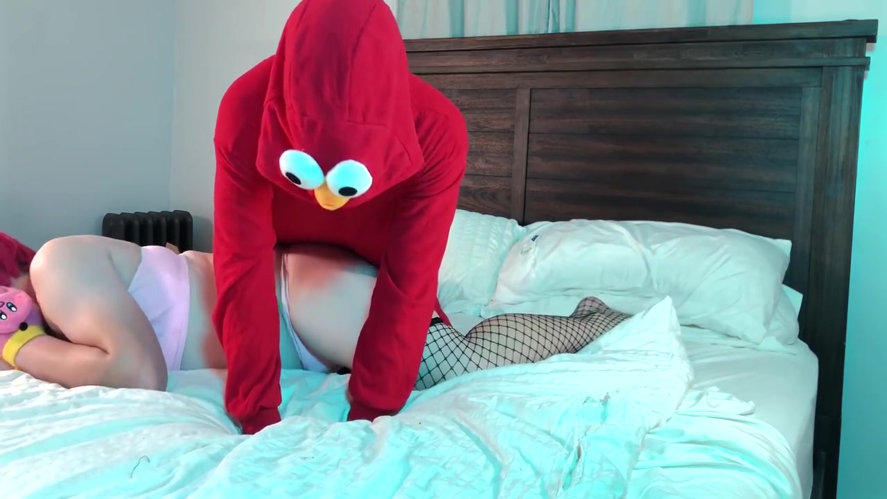 Elmo The Savage Giving Tgirl Baggage