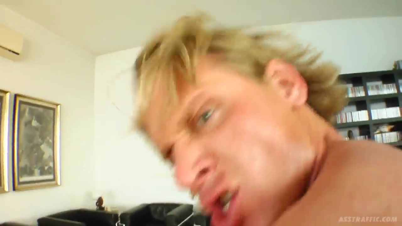Sandra Parker enjoys a nasty hardcore threesome