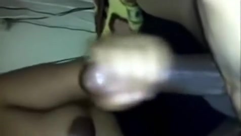 Busty Indian amateur broad gives a vivid handjob