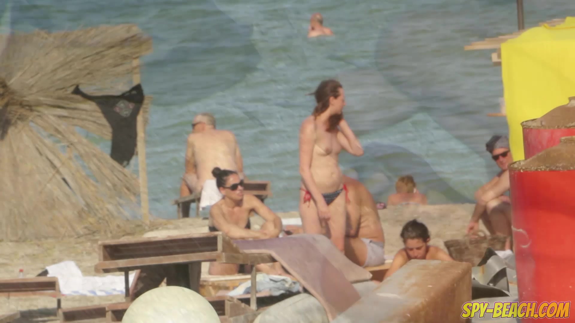 Mature Nudist Amateurs Beach - MILF Close-Up Pussy