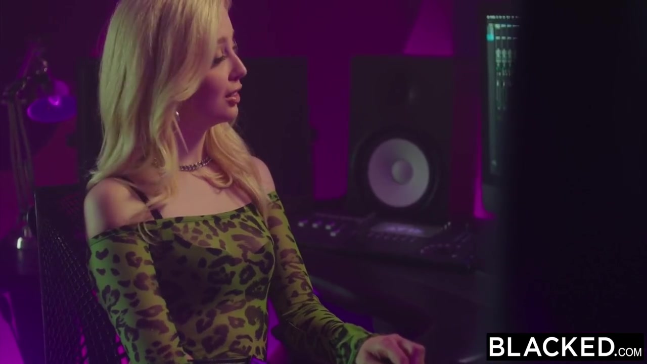 Exotic Adult Clip Big Dick Like In Your Dreams With Hollywood Cash And Lexi Lore