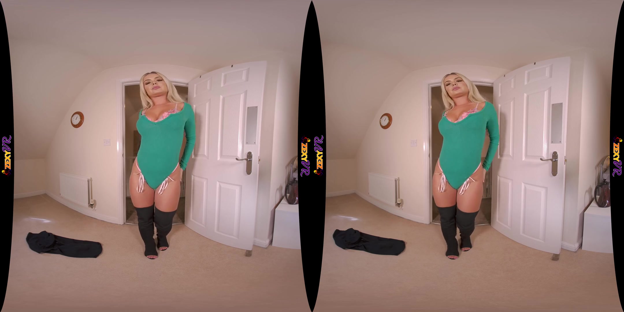 Foreplay - Busty Blonde Louise Solo Striptease