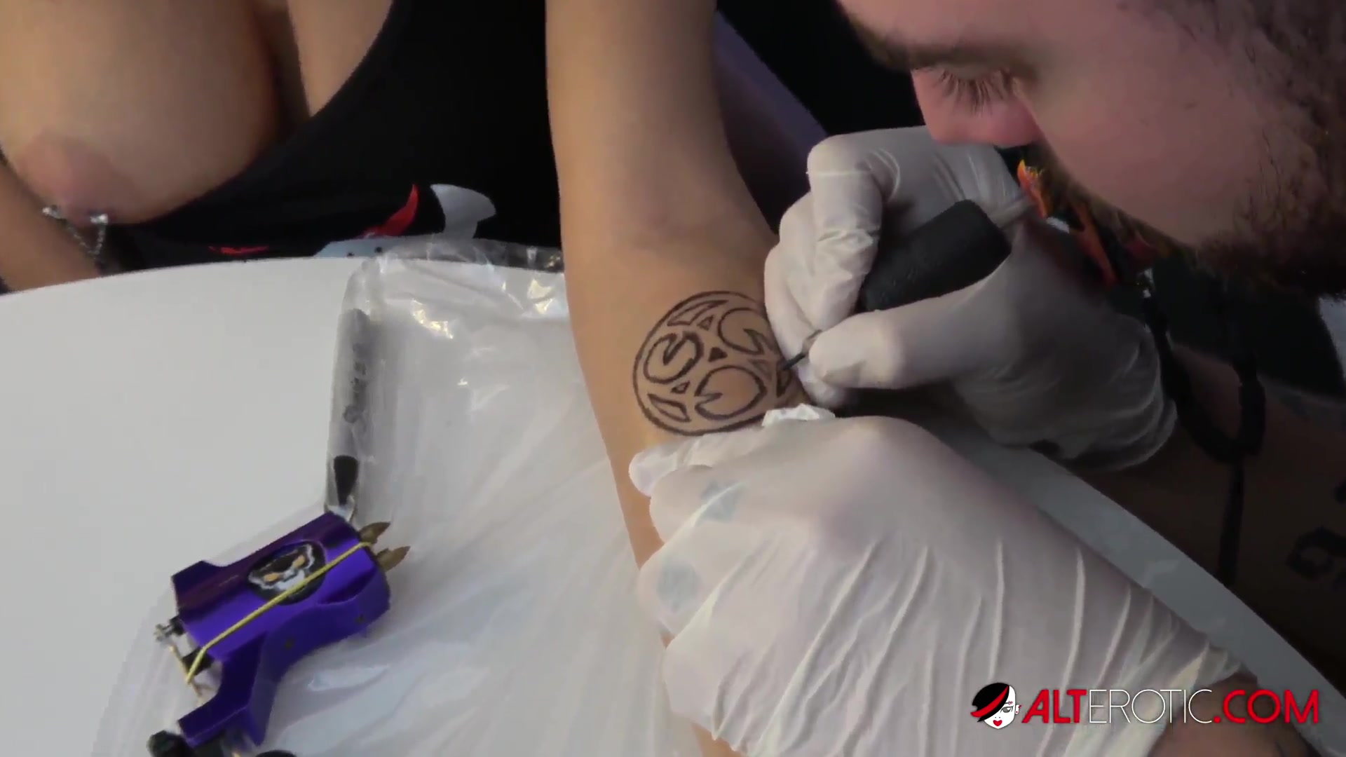 Mara Martinez Gets Tattooed and Fucked by Her Boyfriend - AltErotic