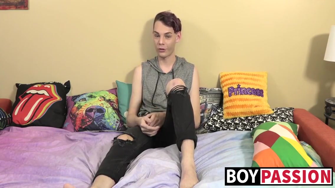 Tender Man Interviewed And Then He Touches His Big Cock 8 Min