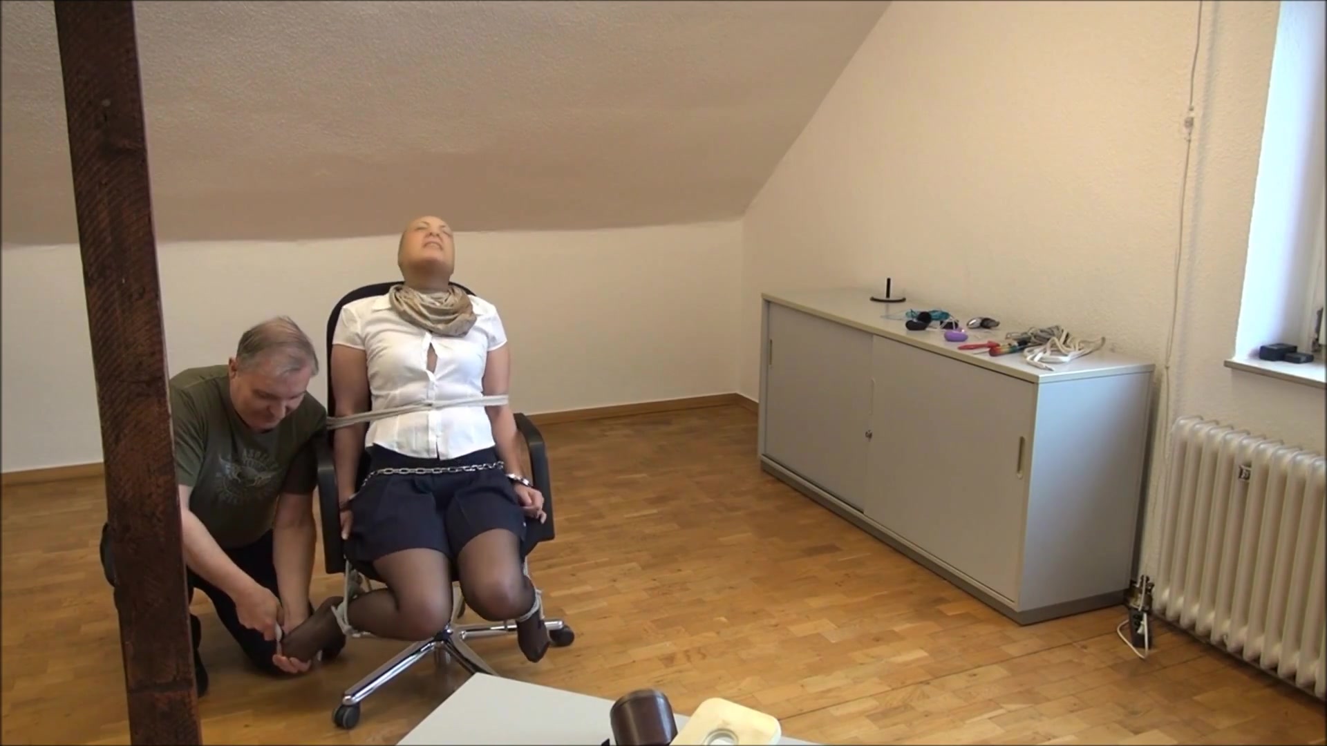 Carina - Prisoner In The Office 5 Of 8