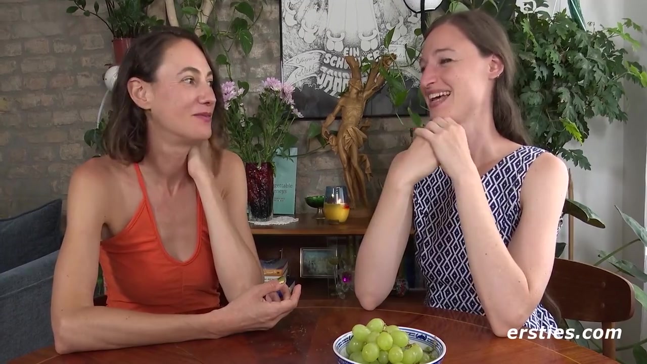 Hot Babes Zina & Lolo Explore Their Foot Fetish Together