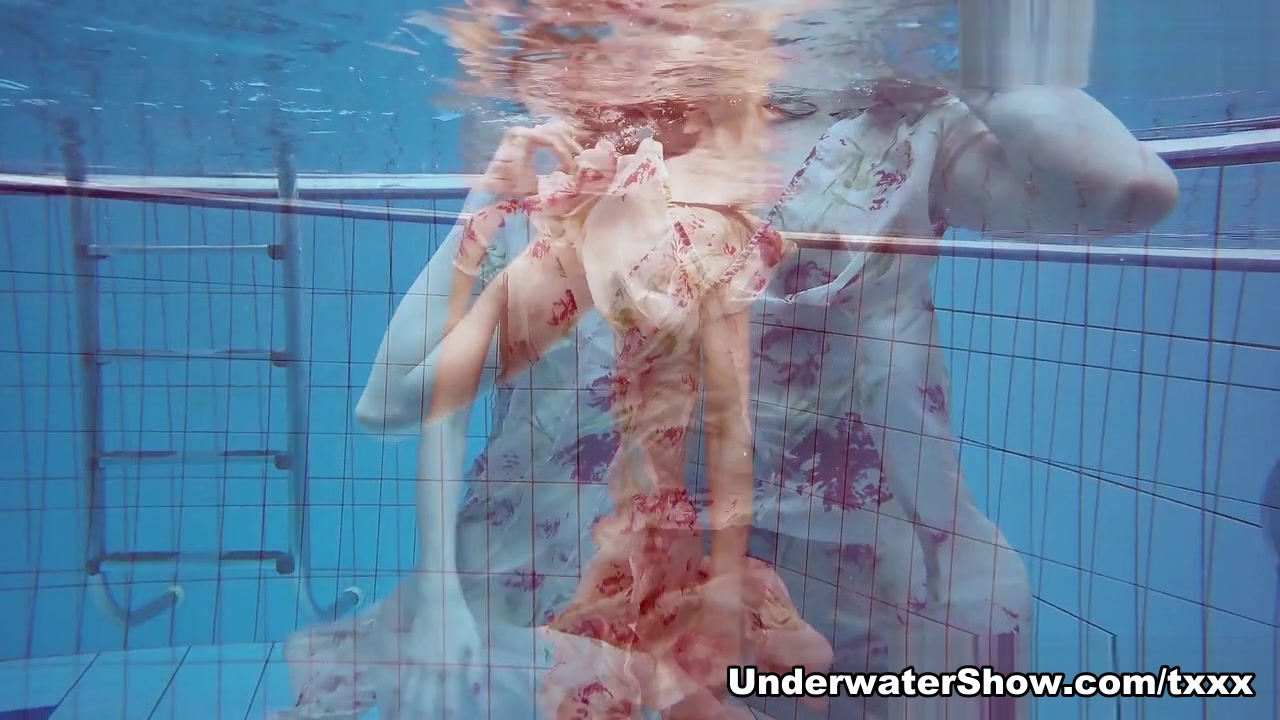 Martina Video - UnderwaterShow