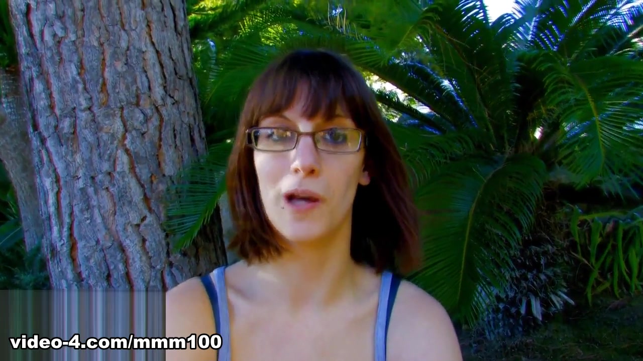 Lola Vinci in Video Interview Porno With Lola Vinci - MMM100