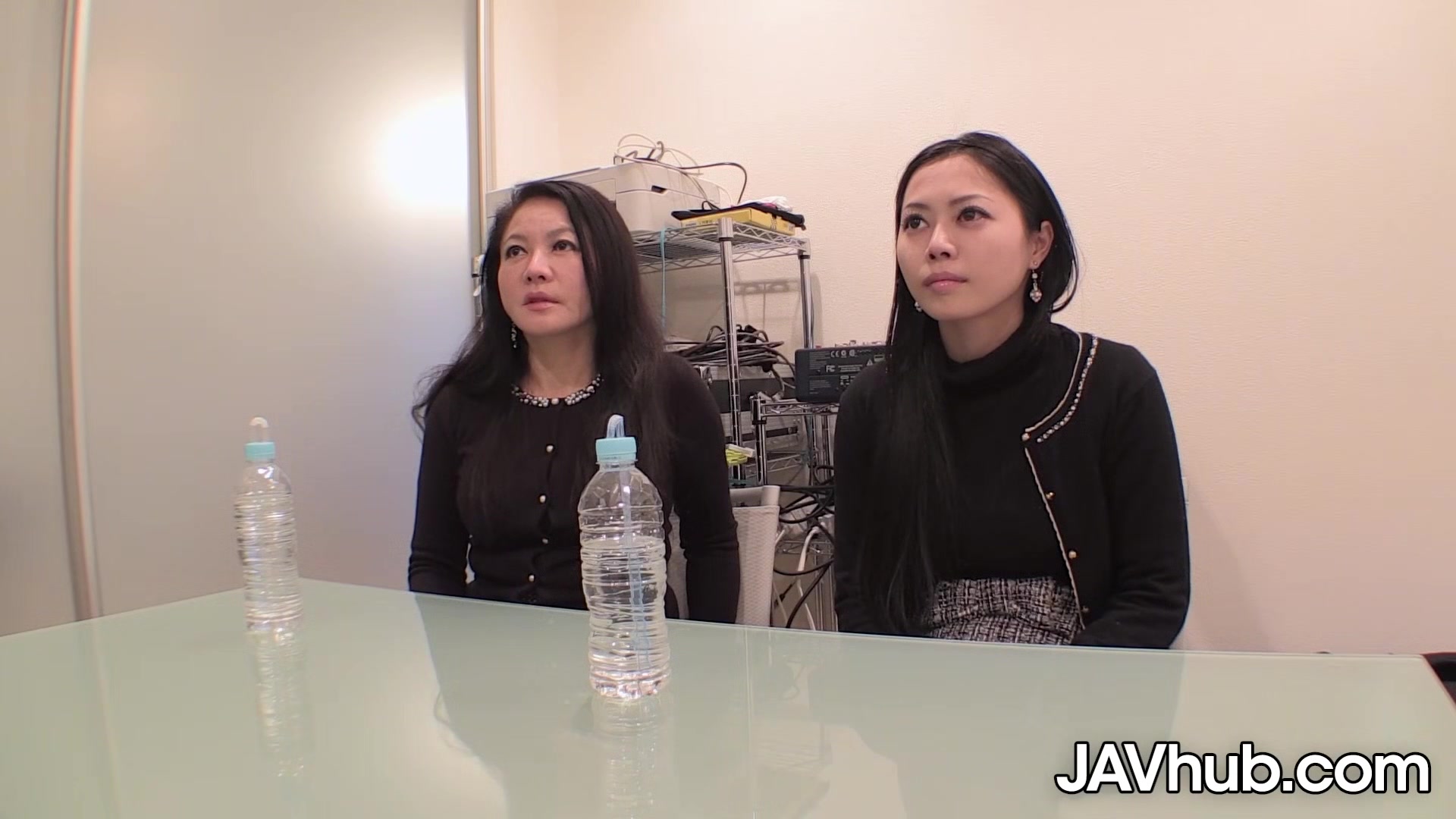 JAVHUB Japanese girl and her stepmother share a cock