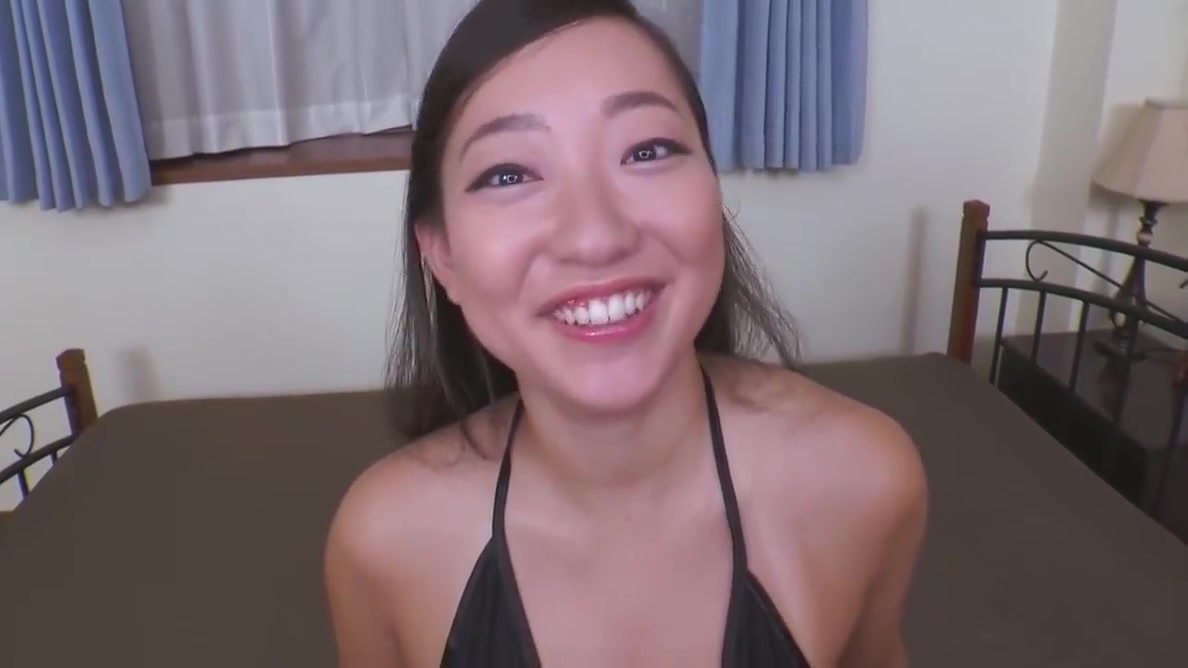 Woman Has Sex With Two Men Directly After Sunbathing