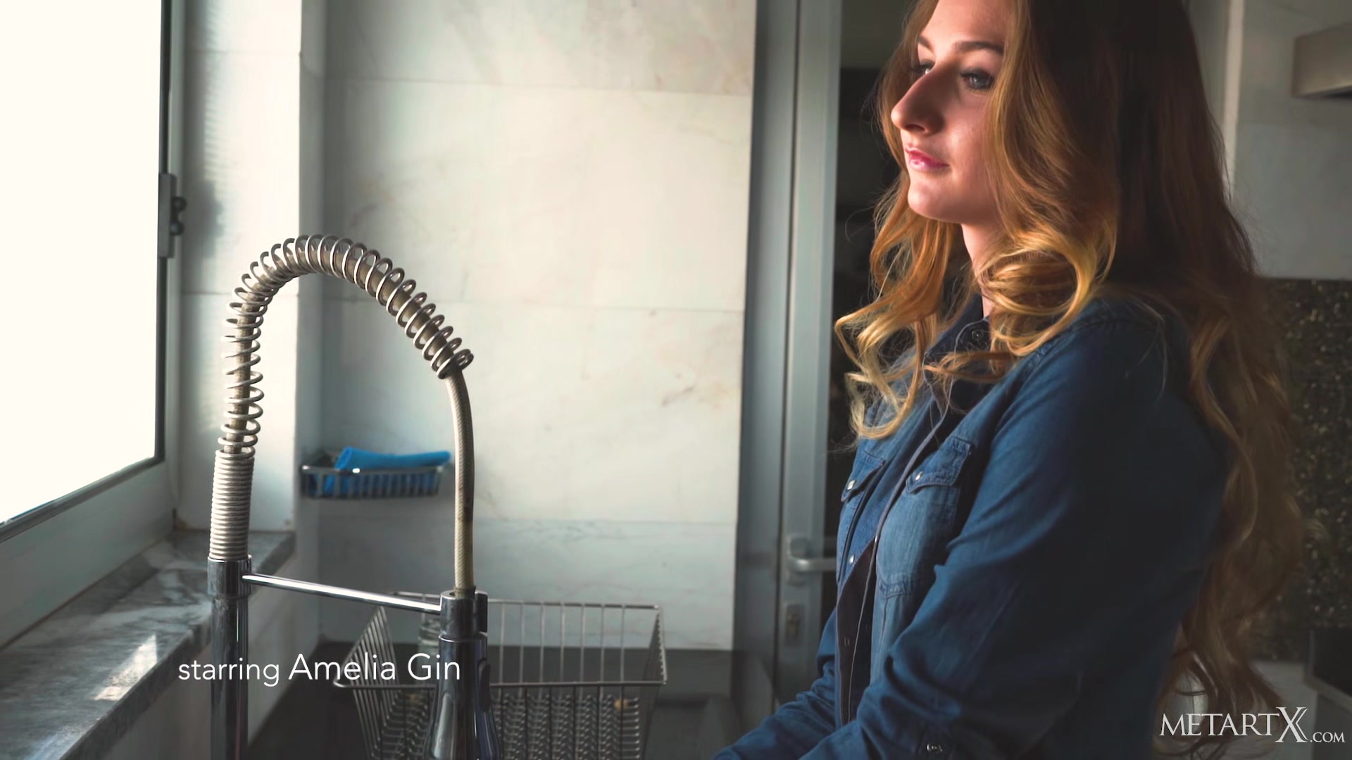 Dishwashing 2 - Amelia Gin - MetartX