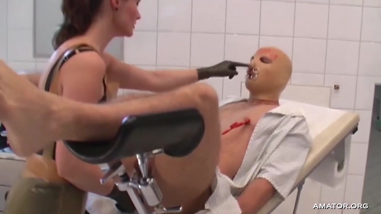 Cheyenne de Muriel & Sklave in Stationg: Cheyenne De Muriel - KINK