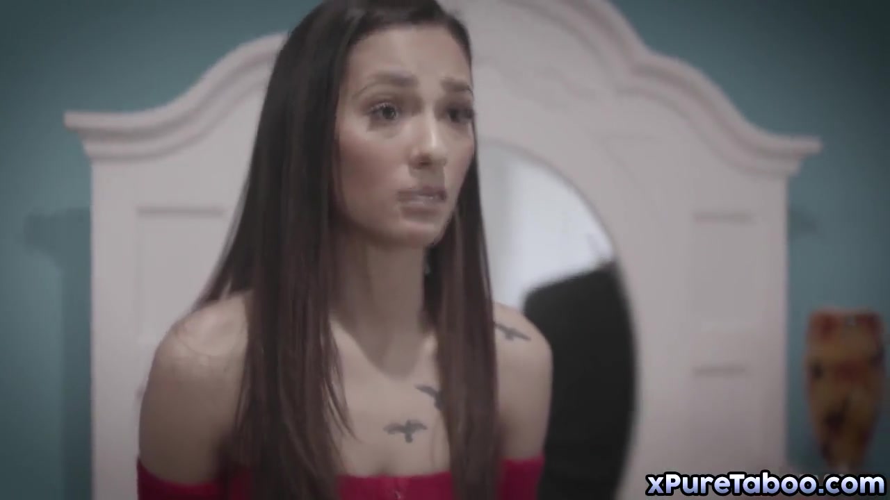 Step mom Wants Her Virgin Super Hot Dauther To Fuck Stepdad
