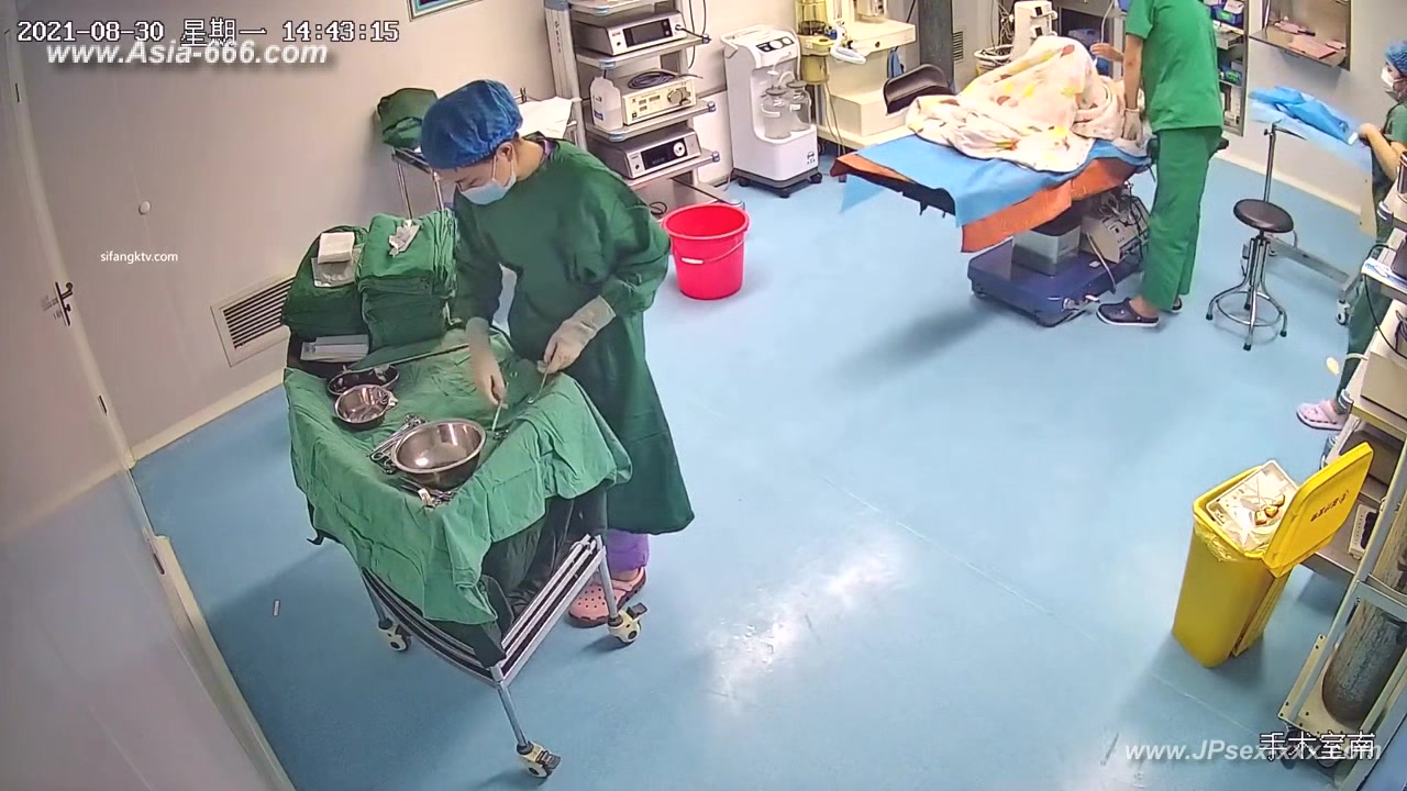 Peeping Hospital patient.15