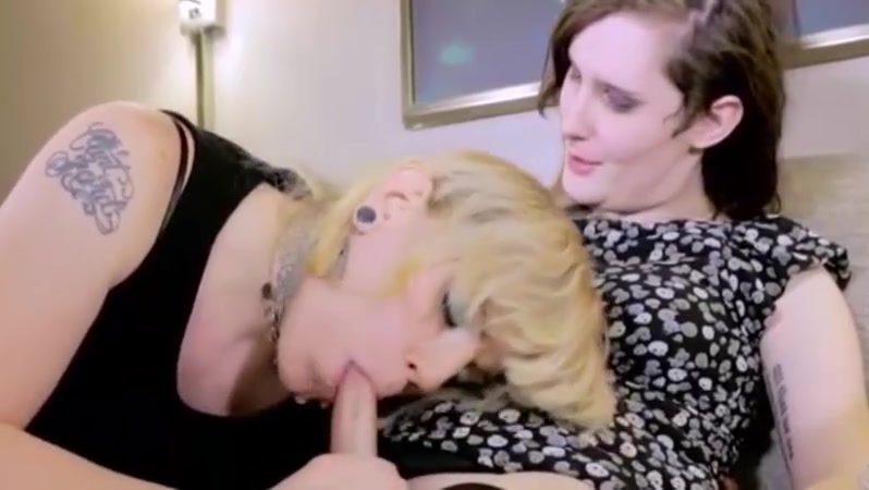 Lesbians tgirls blowjobs